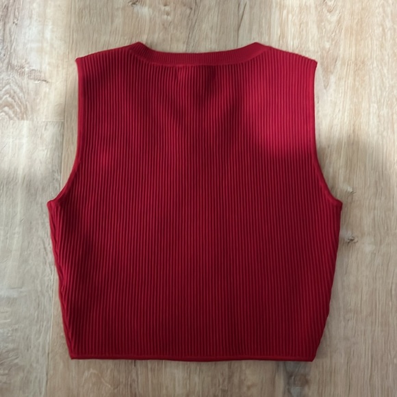 NWT House of Harlow 1960 crop top, color wine , size medium. - Picture 4 of 5